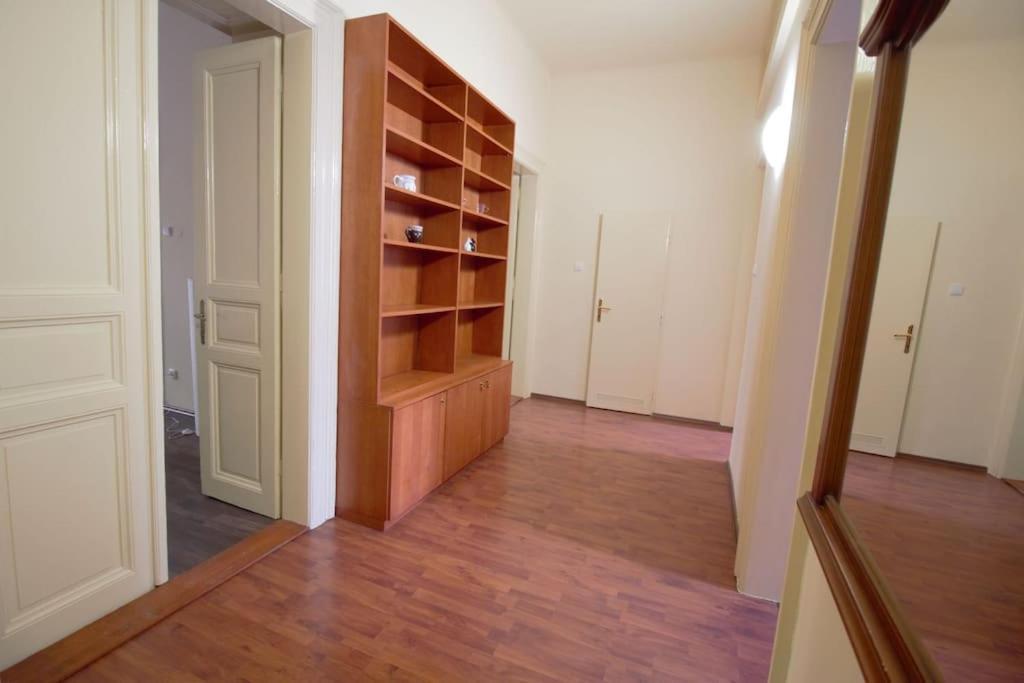 Comfort 2Bedrooms Quite Place!-Vinohrady Prague Exterior photo