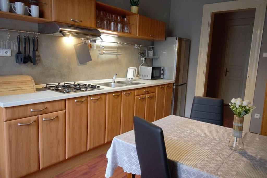 Comfort 2Bedrooms Quite Place!-Vinohrady Prague Exterior photo