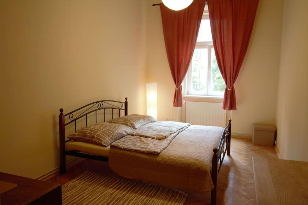 Comfort 2Bedrooms Quite Place!-Vinohrady Prague Exterior photo